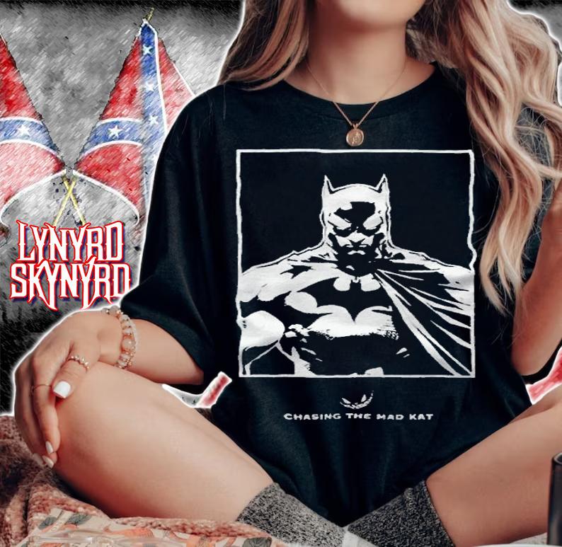 The Batman chasing the Mad Kat T-shirt woman shirt