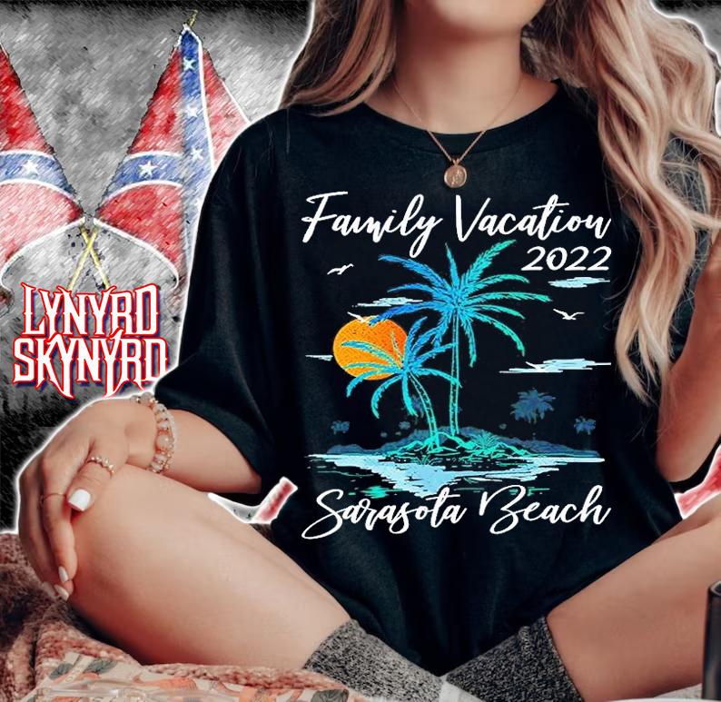 Retro Sunset Family Vacation 2022 Florida Sarasota Beach T-Shirt woman shirt