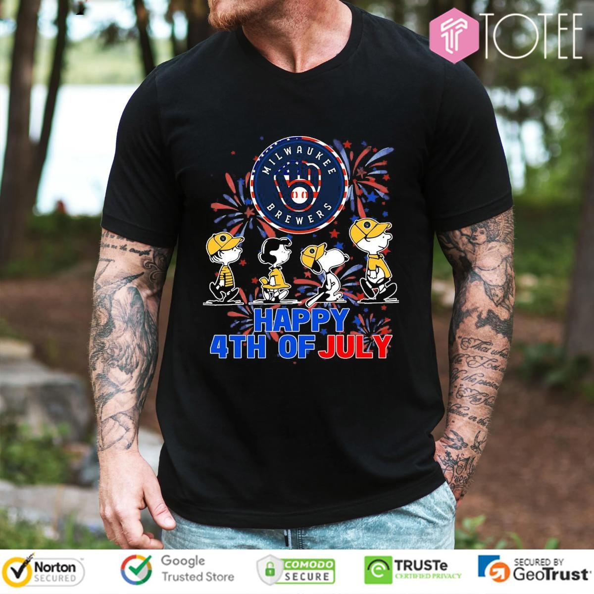 Peanuts Milwaukee Brewers Snoopy Charlie Brown Happy 4Th Of July Baseball T-shirt